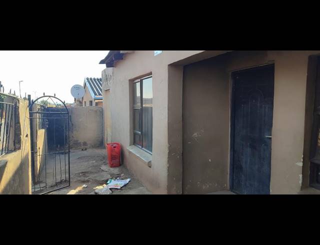 11 BEDROOM HOUSE FOR SALE IN MAPETLA